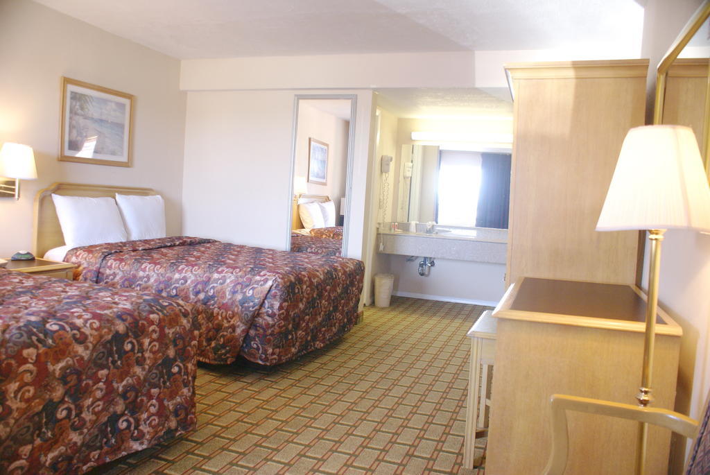 Bayview Inn And Suites Atlantic City Room photo