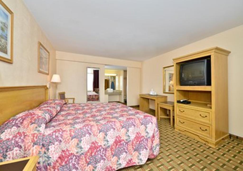 Bayview Inn And Suites Atlantic City Room photo